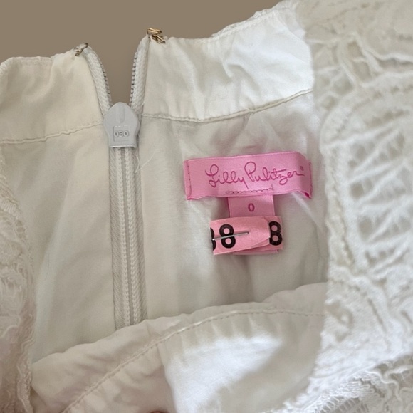 Lilly Pulitzer | White and Gold Lace Shift Dress | Size 0 - Picture 5 of 6